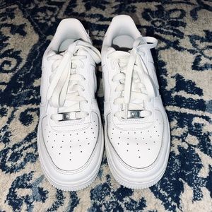 Women’s size 7 Nike Air Force 1
